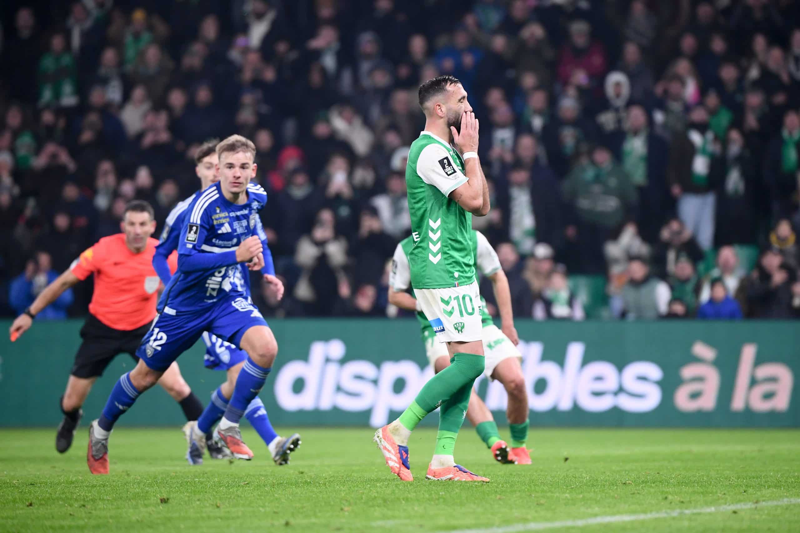 Florian Tardieu déçu après son pénalty raté lors d'ASSE-Bastia.