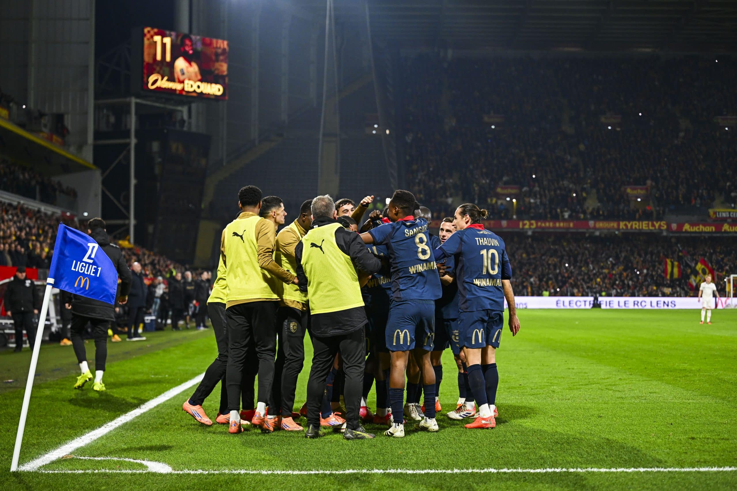 La joie des Lensois après leur deuxième but face à l'OGC Nice.