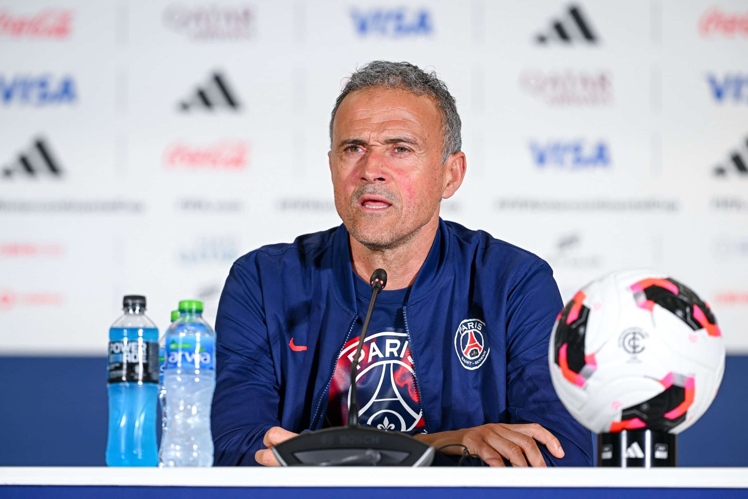 L'entraîneur du PSG, Luis Enrique, lors de la conférence de presse avant la finale de la Coupe Intercontinentale contre Flamengo.