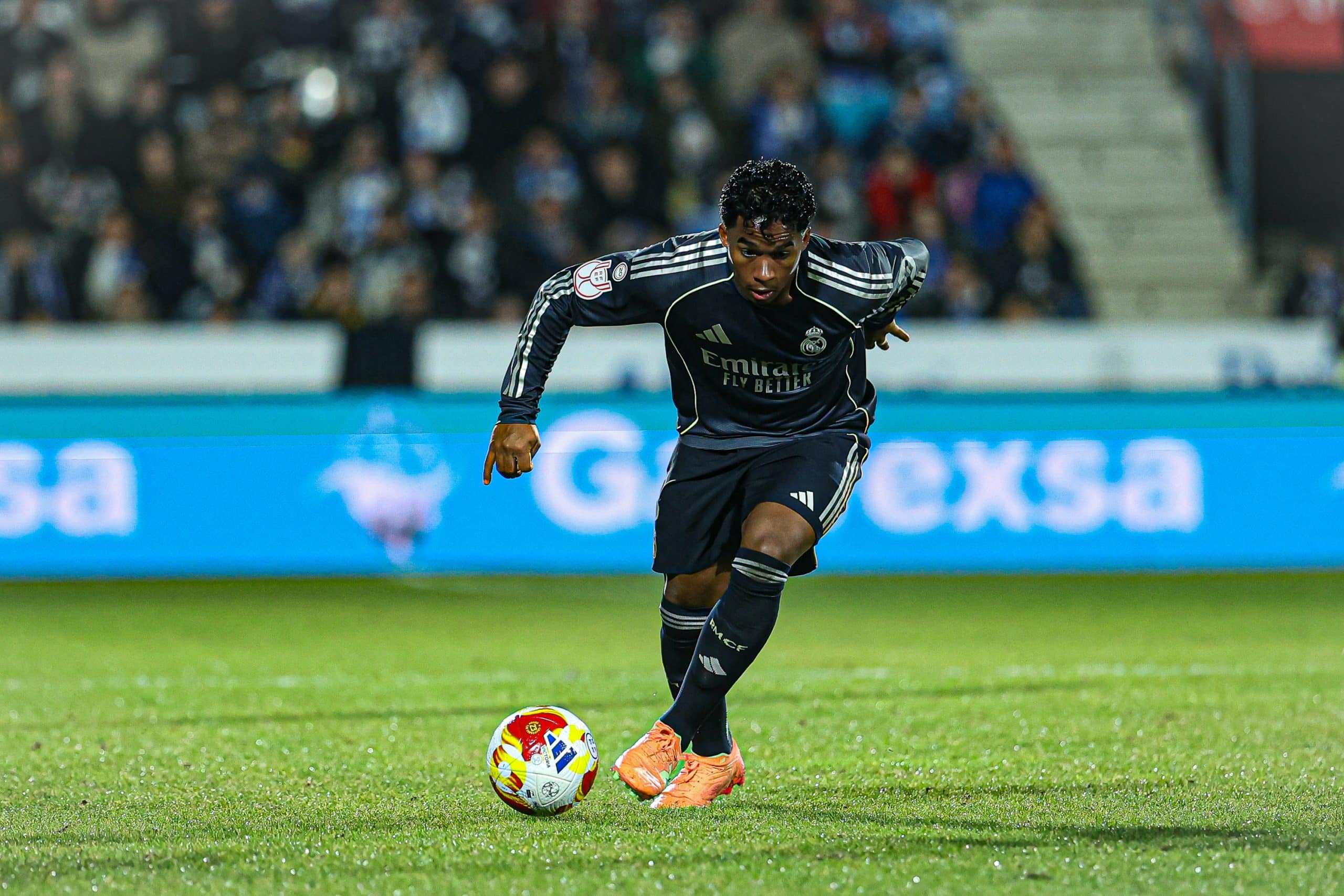 Endrick en action lors du match entre le Real Madrid et Talavera.
