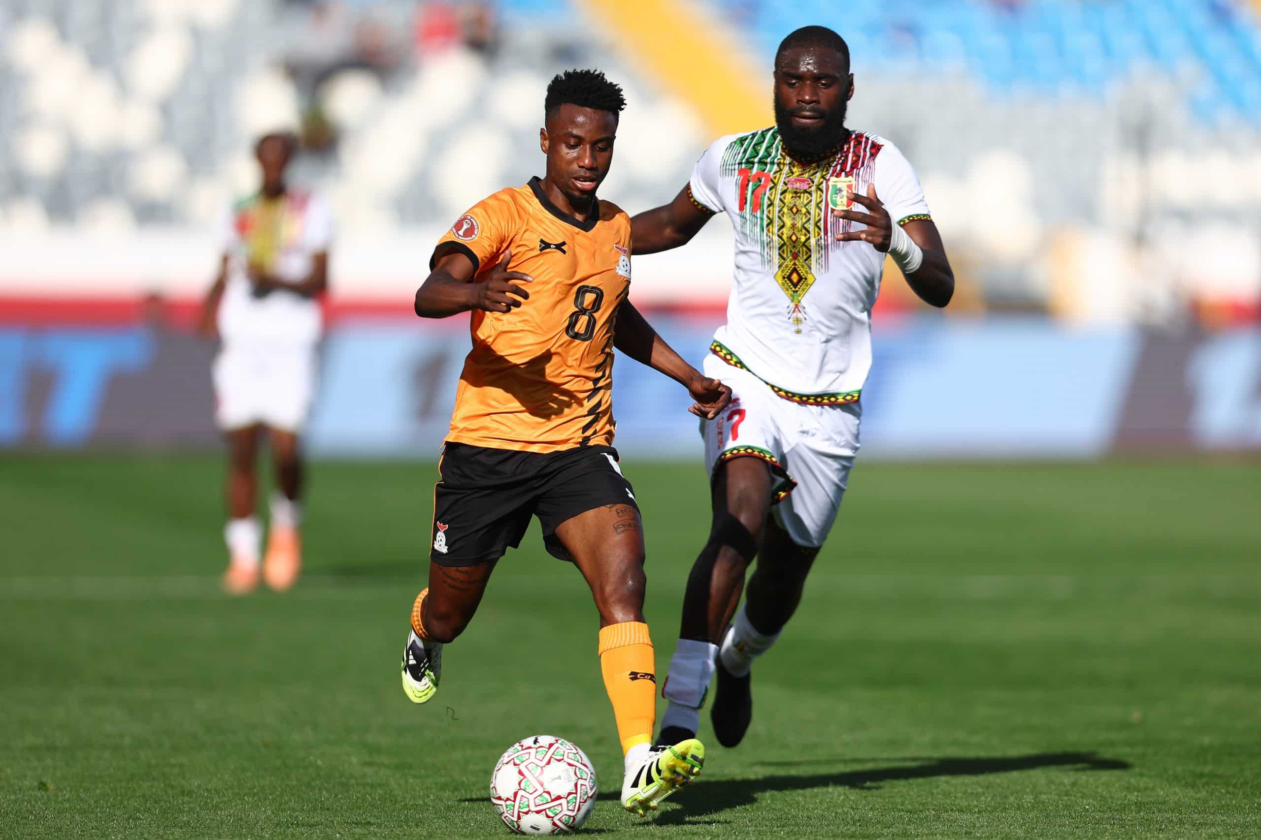 Lassine Sinayoko à la poursuite de Lubambo Musonda