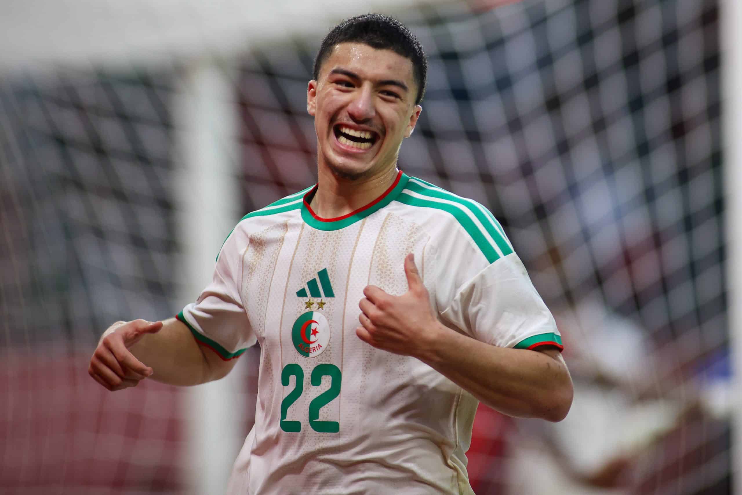Ibrahim Maza célébrant son but avec l'Algérie contre la Guinée équatoriale.