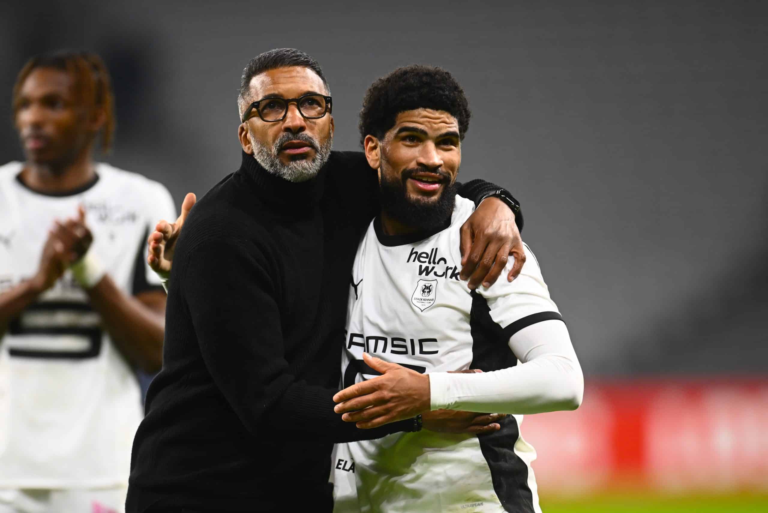Habib Beye et Mahdi Camara célébrant la victoire du Stade Rennais à Lille.