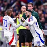 OL : Lacazette ou Mikautadze, qui aligner contre Nice ?