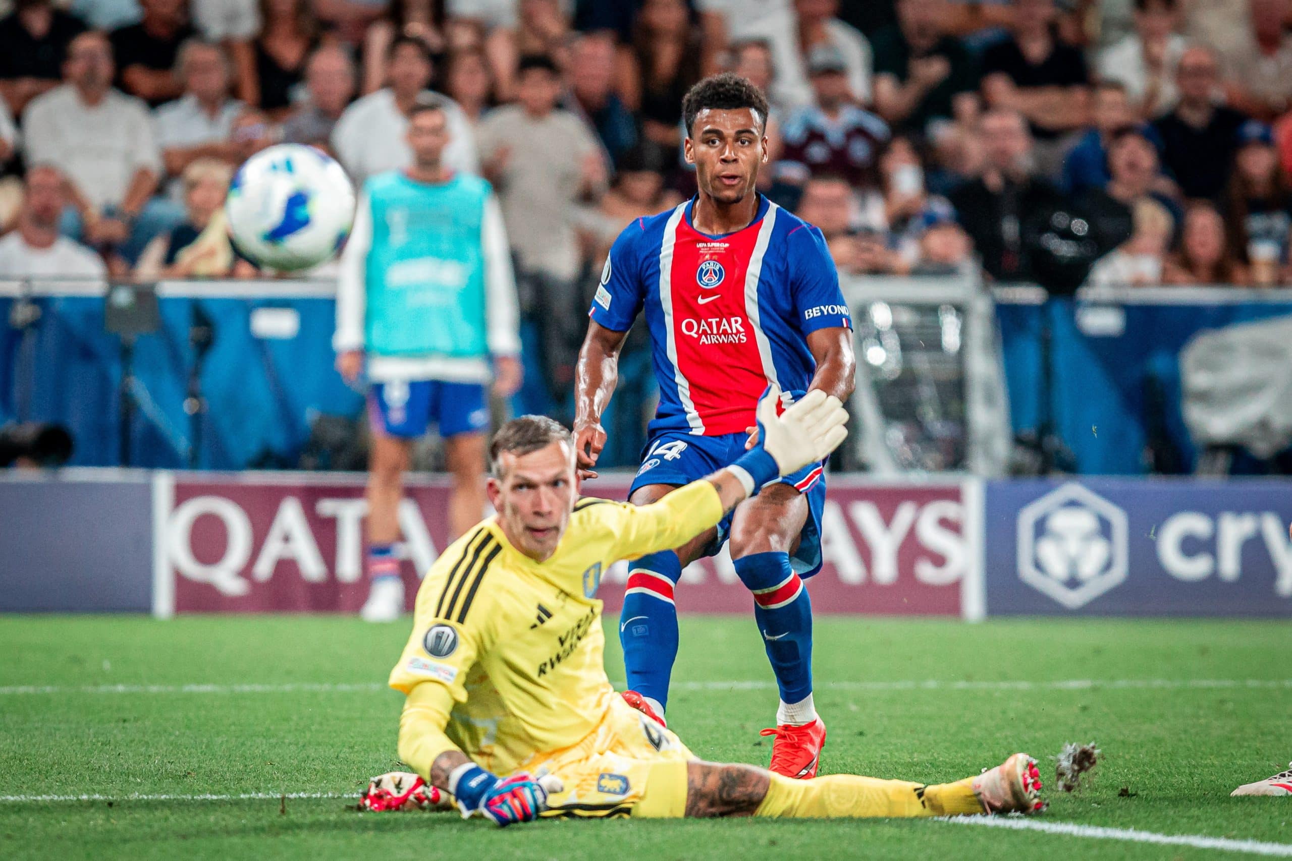 PSG : le nouveau plan pour Doué pousse Paris vers un autre attaquant