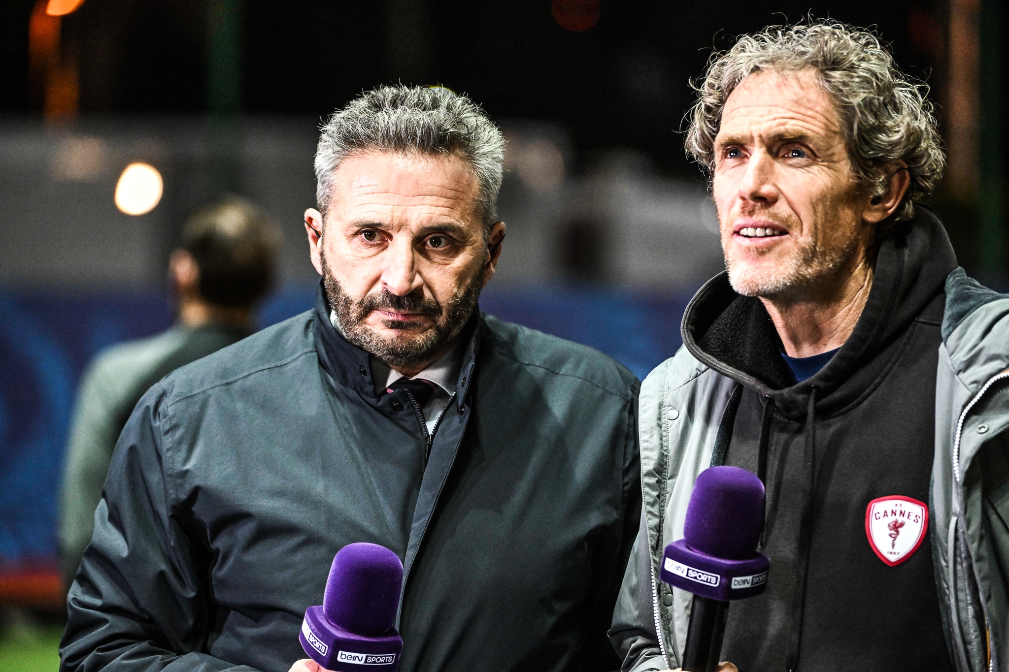 Patrick Guillou au commentaire d'un match de Coupe de France pour beIN.