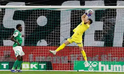 ASSE : Larsonneur envoyé sur le banc en Ligue 1, son successeur déjà validé ! 