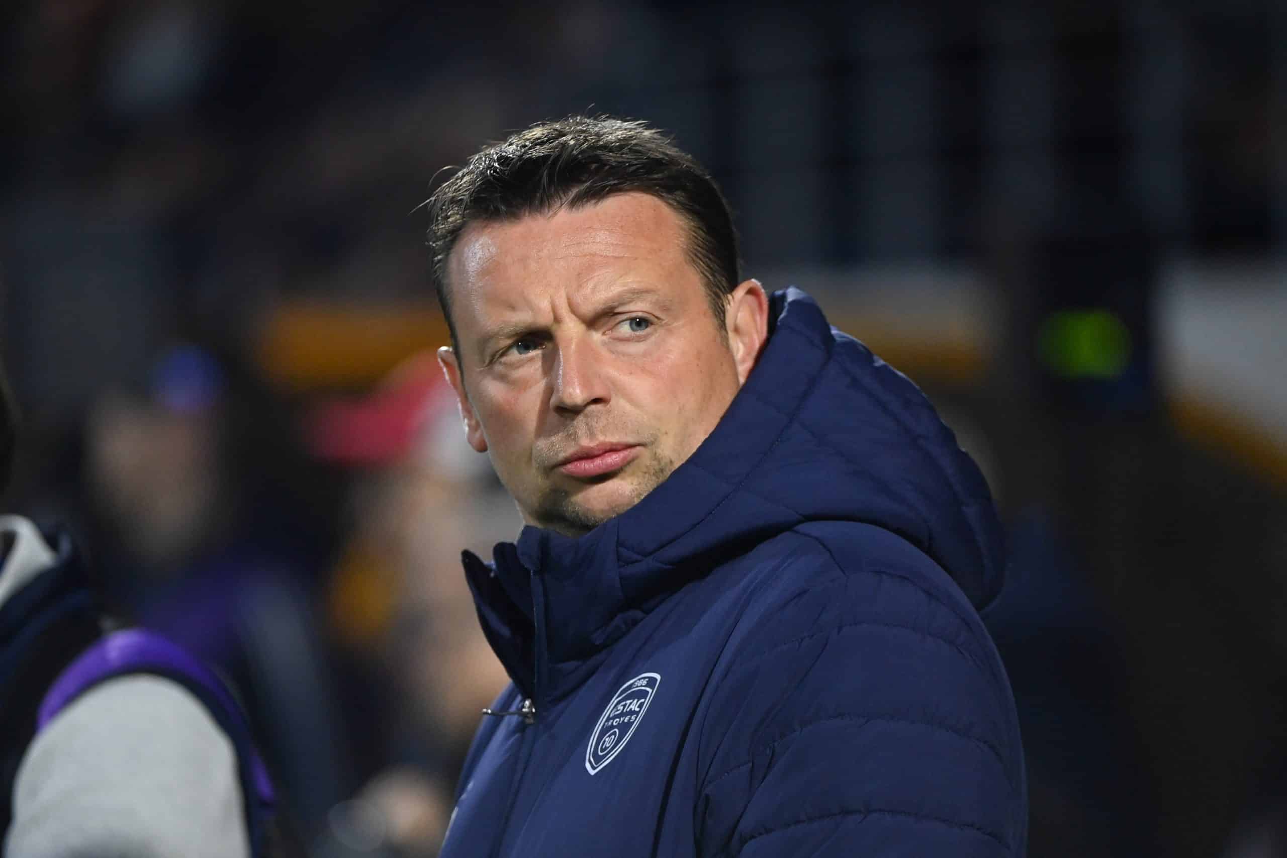L'entraîneur de l'ESTAC, Stéphane Dumont, lors du match à Rodez.