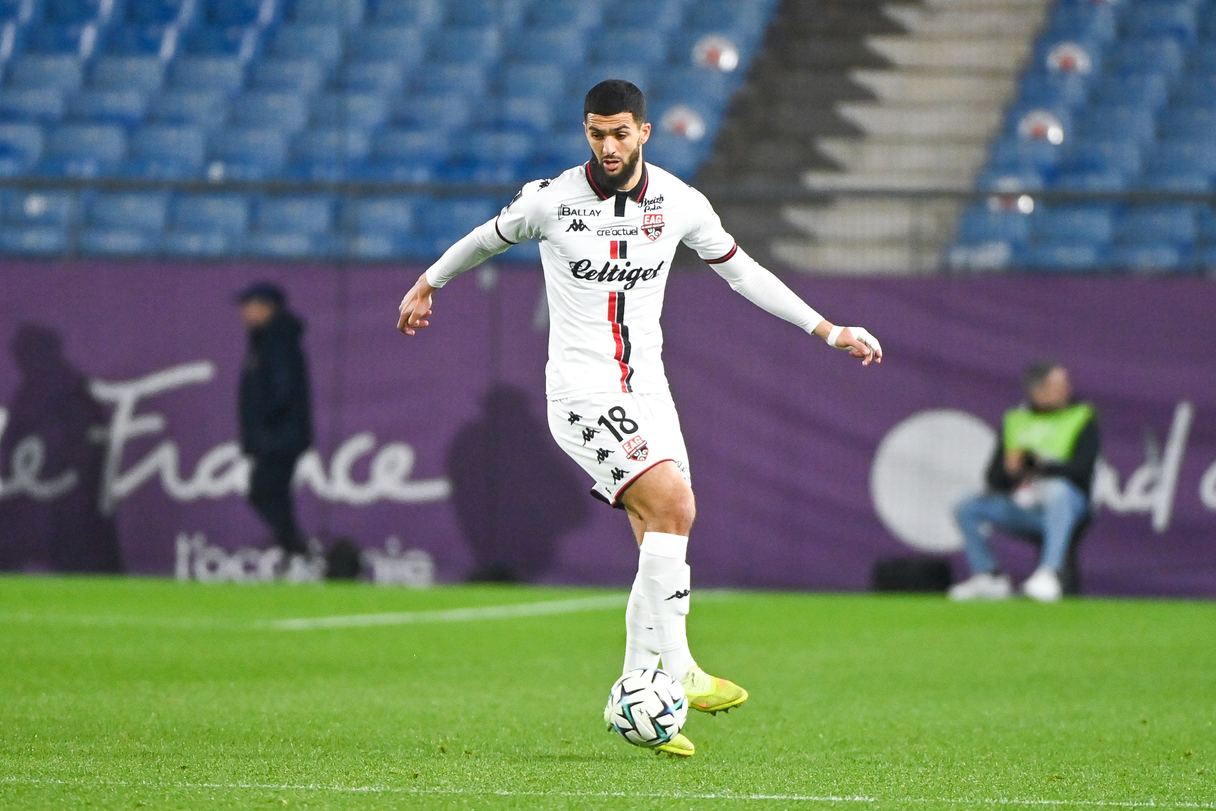 Sohaib Nair en action avec Guingamp.