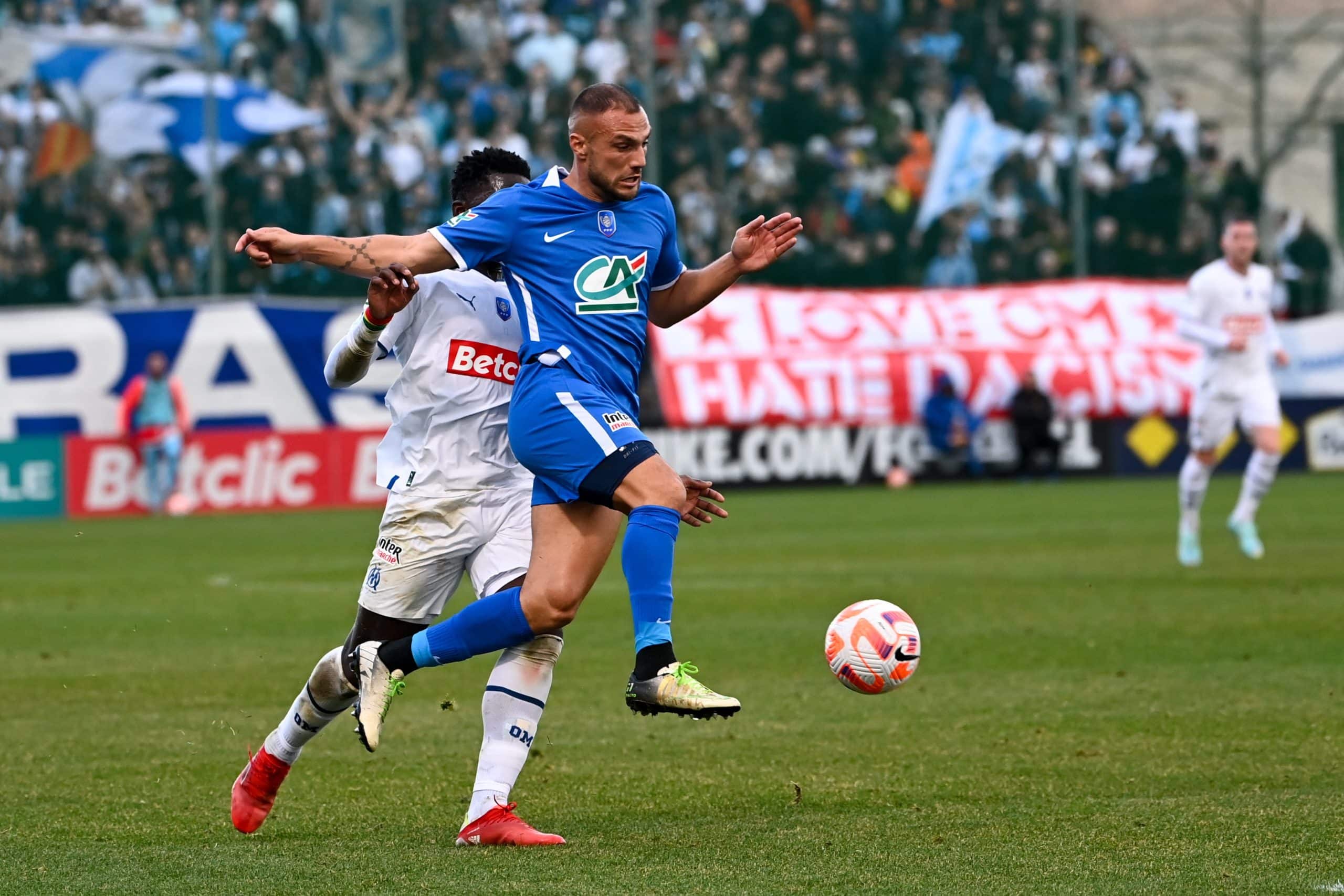 Yohan Mollo lors d'un match de Coupe de France contre l'OM, avec Hyères.