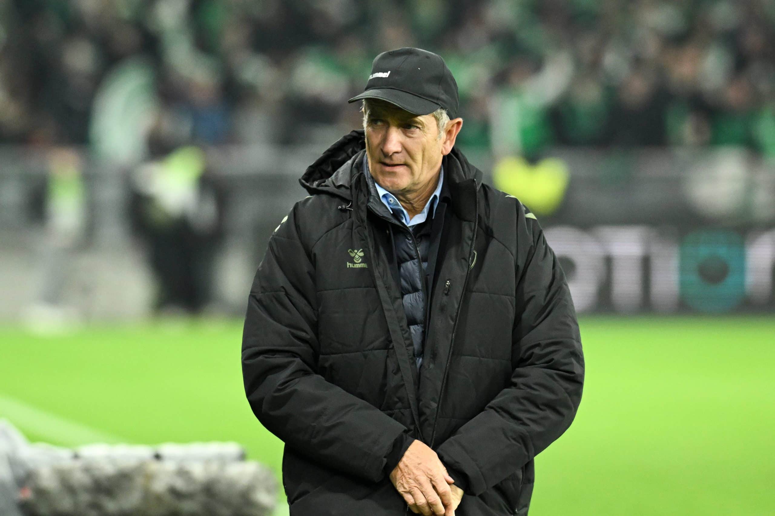 Philippe Montanier lors de son premier match en tant qu'entraîneur de l'ASSE.