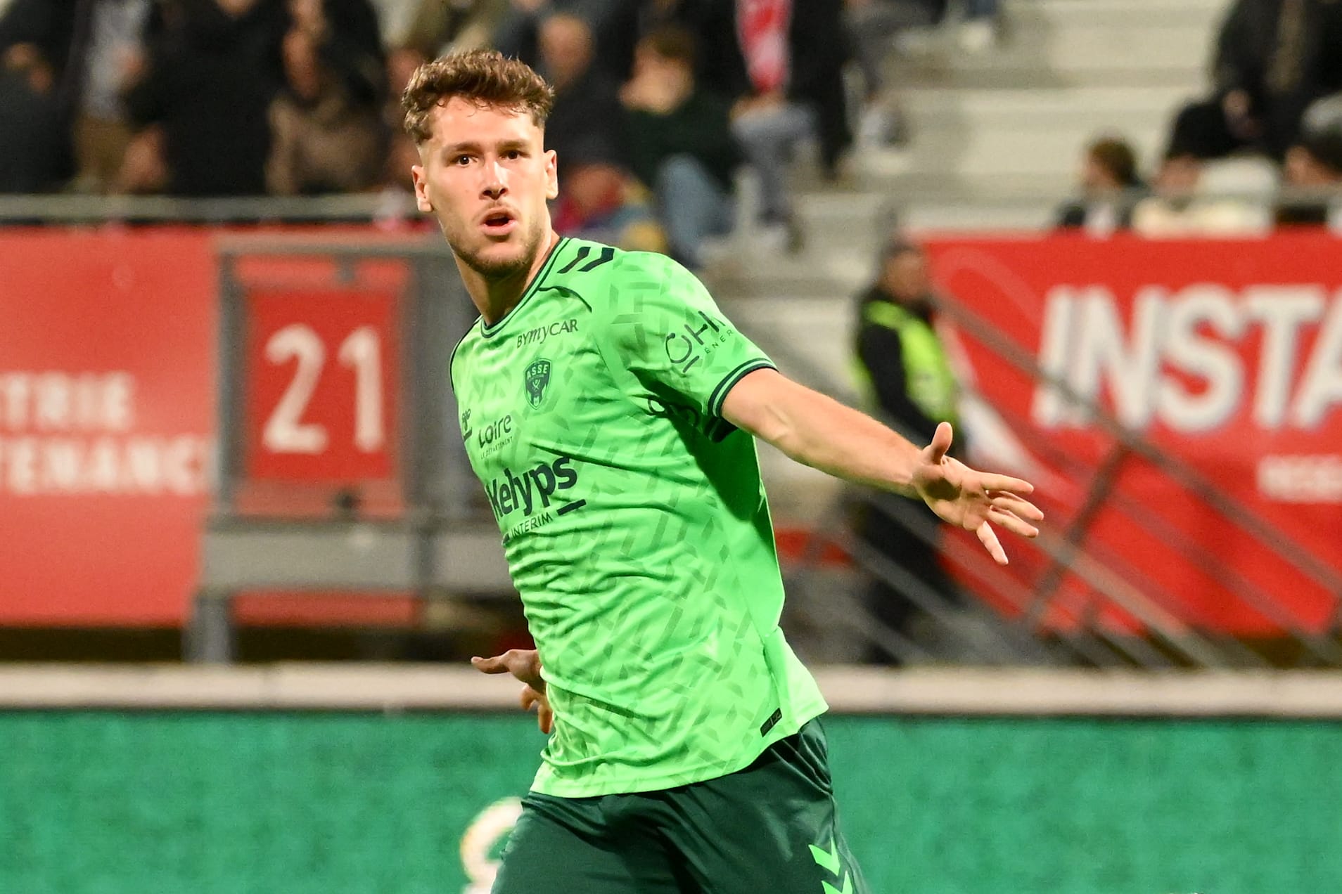 Lucas Stassin célébrant le but de l'ASSE à Nancy.