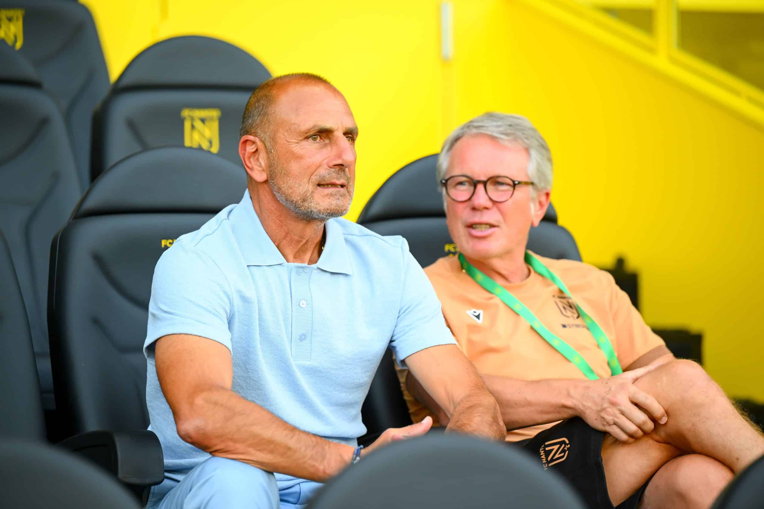 Michel Der Zakarian sur le banc du FC Nantes