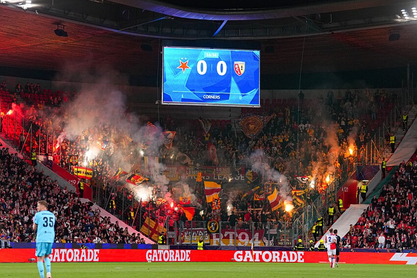 Les supporters lensois pendant Slavia Prague - RC Lens