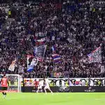 OL – Stade Rennais (4-2) : les supporters lyonnais ont donné rendez-vous à une actrice X en plein match ! 