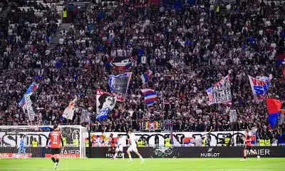 OL – Stade Rennais (4-2) : les supporters lyonnais ont donné rendez-vous à une actrice X en plein match ! 