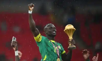 CAN 2025 : Cristiano Ronaldo accueille Sadio Mané en héros à Al-Nassr après son sacre avec le Sénégal