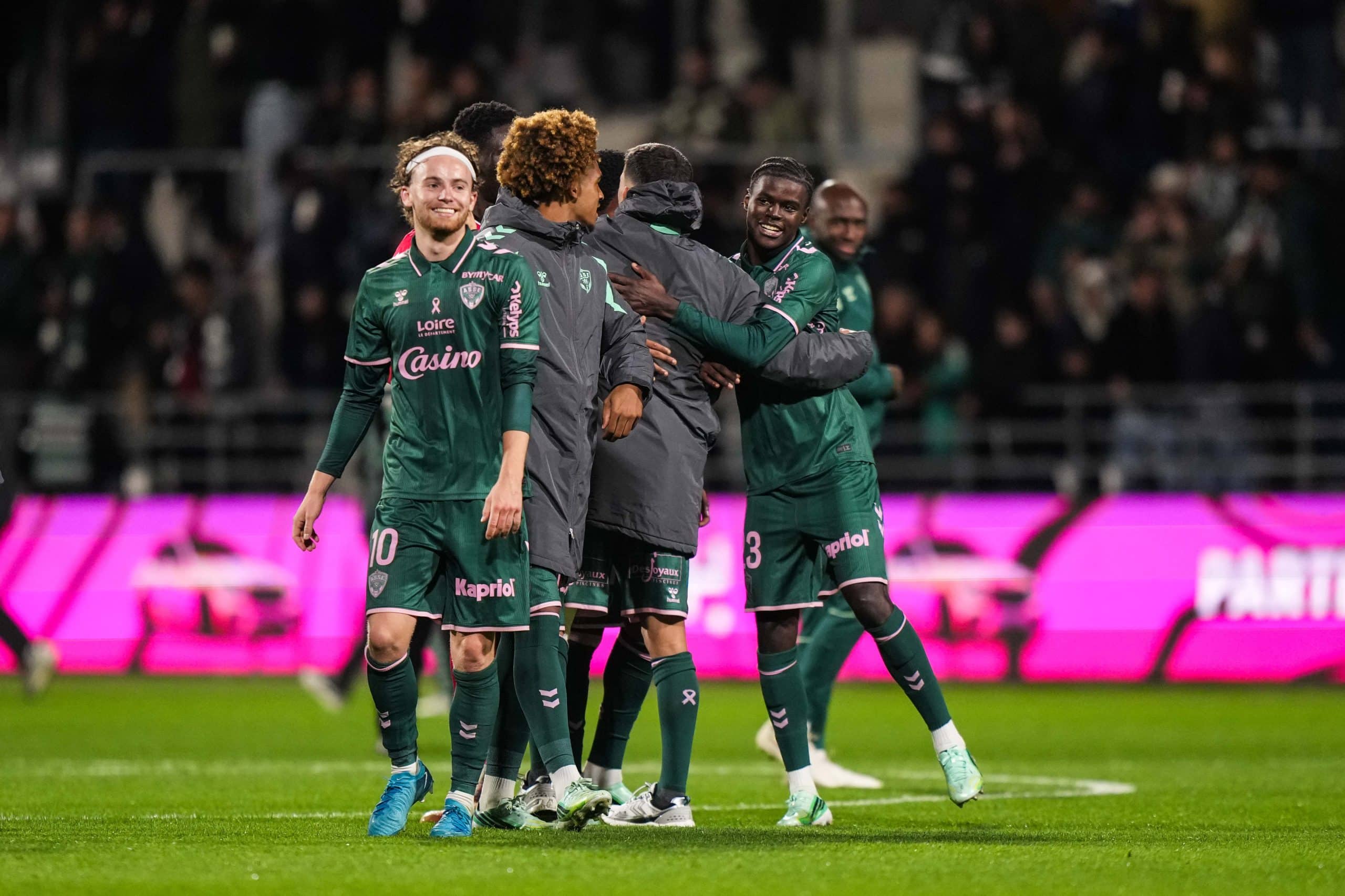 Flashback, il y a un an : De la défense en lambeaux au mur imprenable : l’ASSE a changé de visage