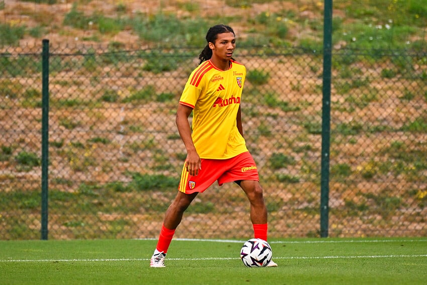 Ismaëlo Ganiou sous le maillot du RC Lens