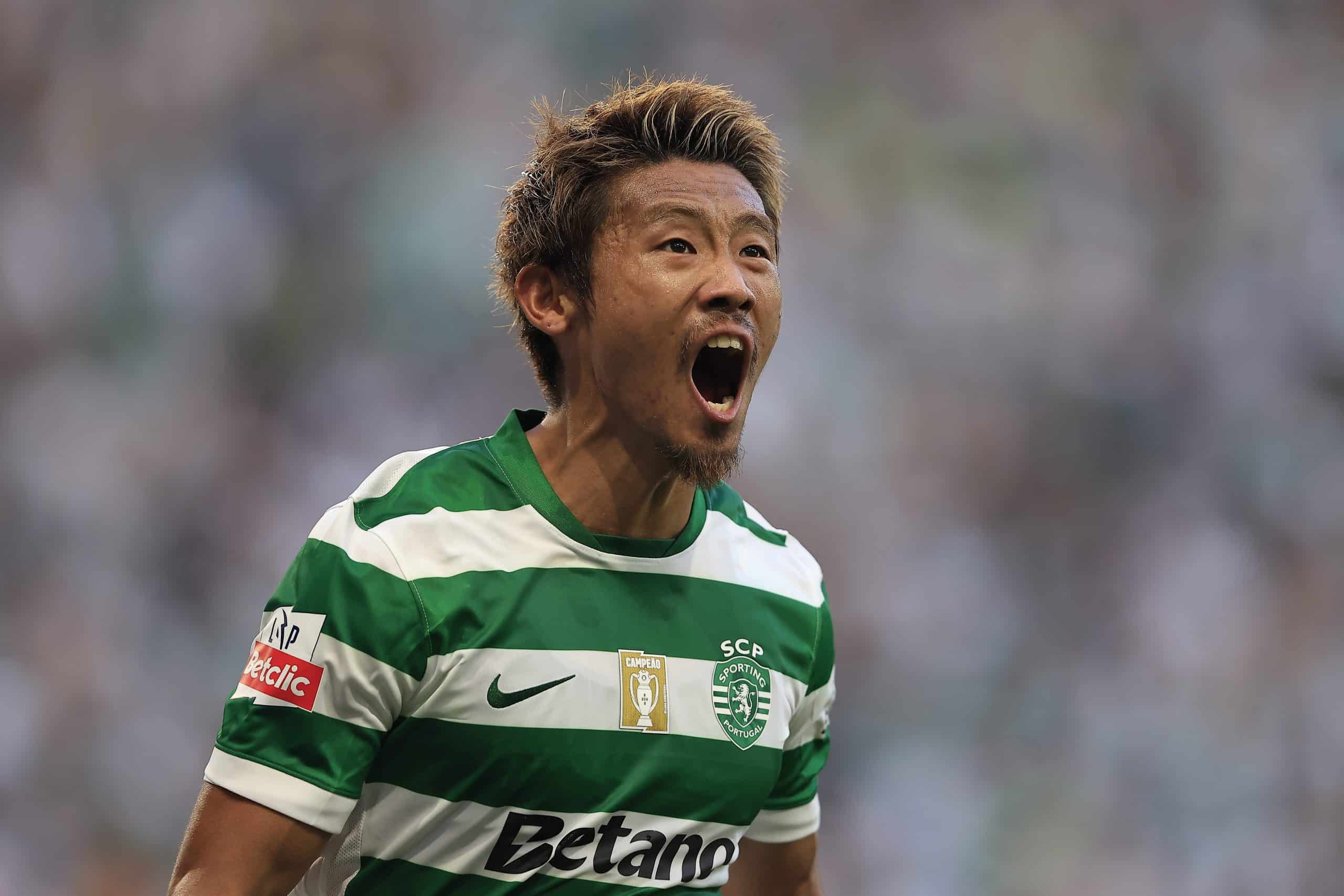 Hidemasa Morita sous le maillot du Sporting Portugal