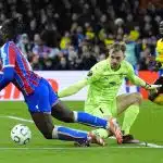 Un tacle coûte une saison entière à un attaquant