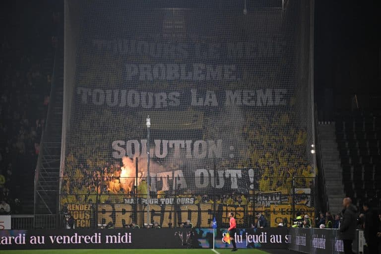 FC Nantes : énorme malaise autour des premières décisions du mercato ...