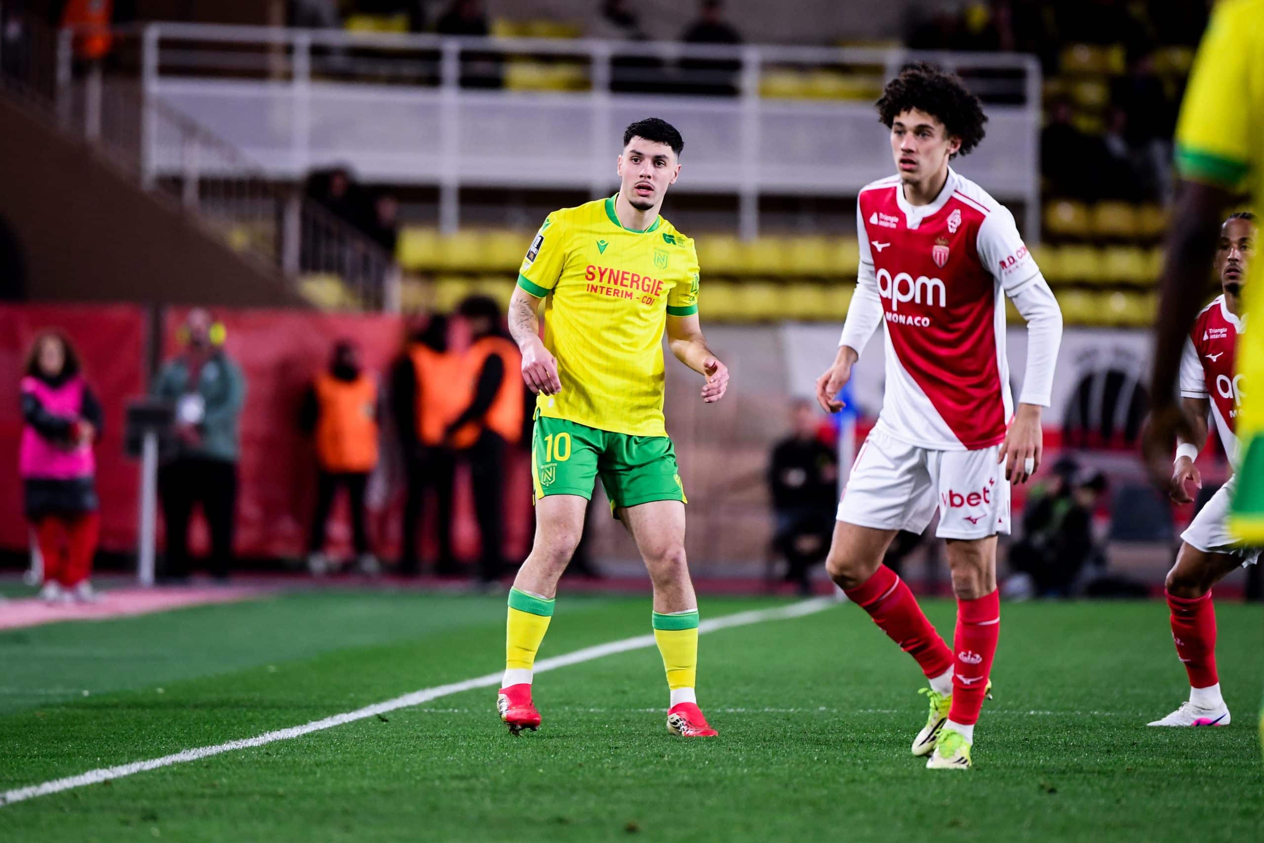 Matthis Abline sous le maillot du FC Nantes