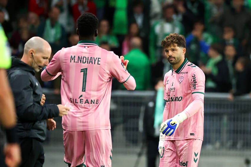 Ndiaye et Larsonneur (ASSE)