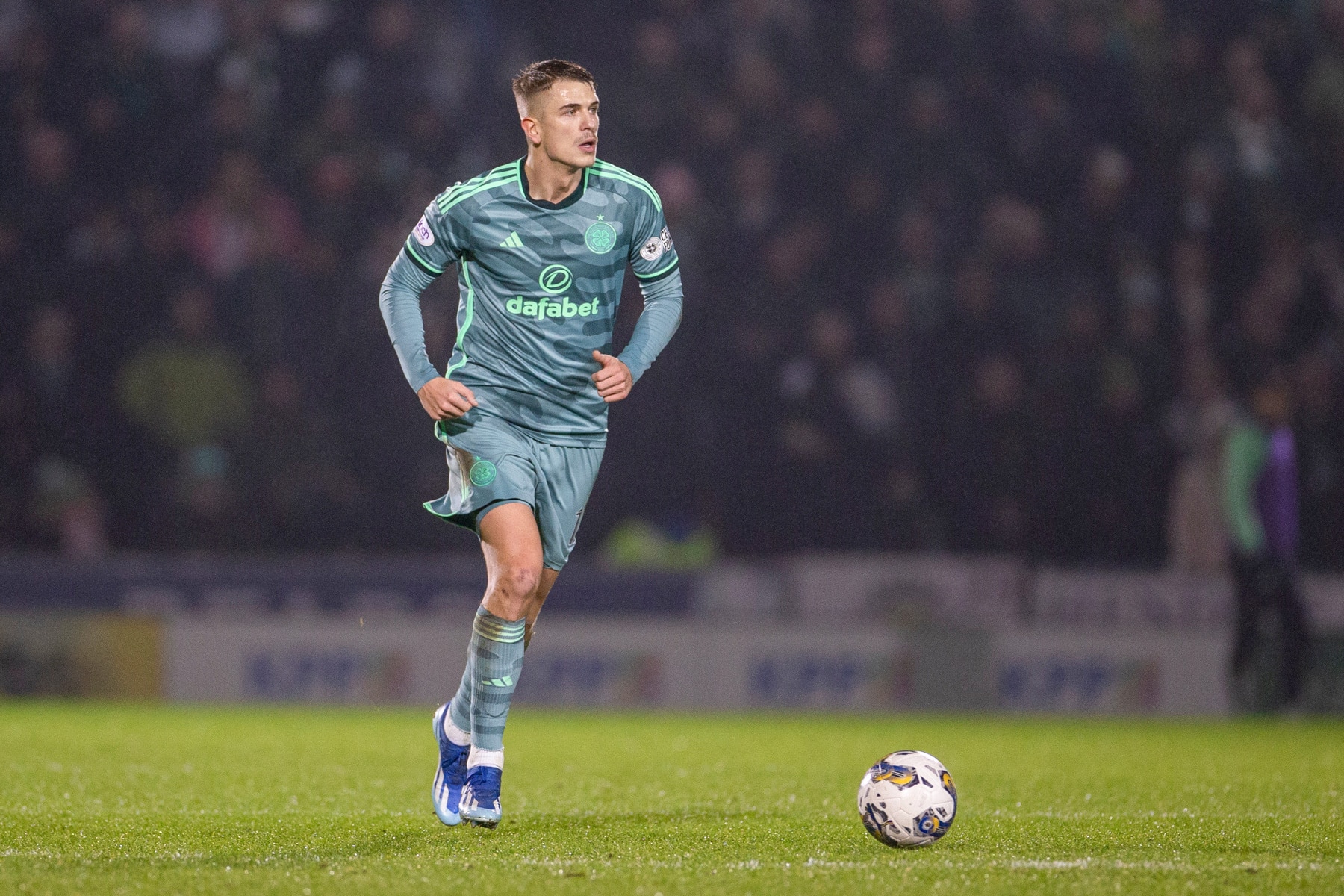 Maik Nawrocki sous le maillot du Celtic Glasgow