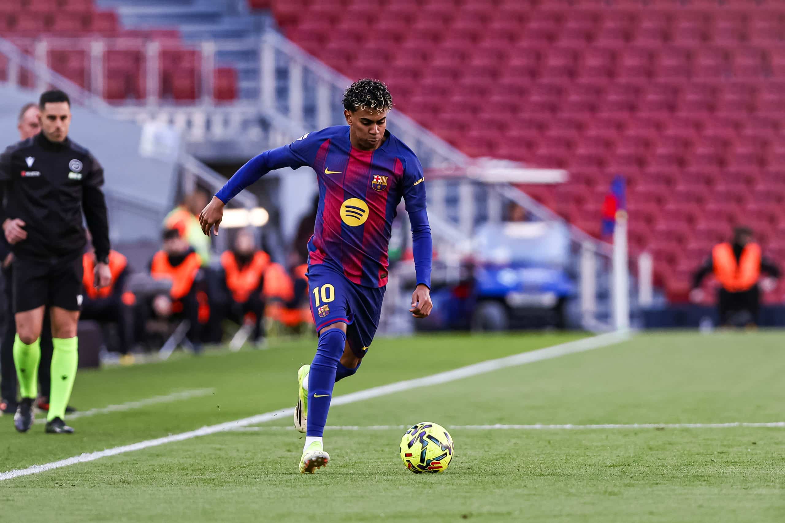 Lamine Yamal en action lors du match entre le FC Barcelone et Majorque.