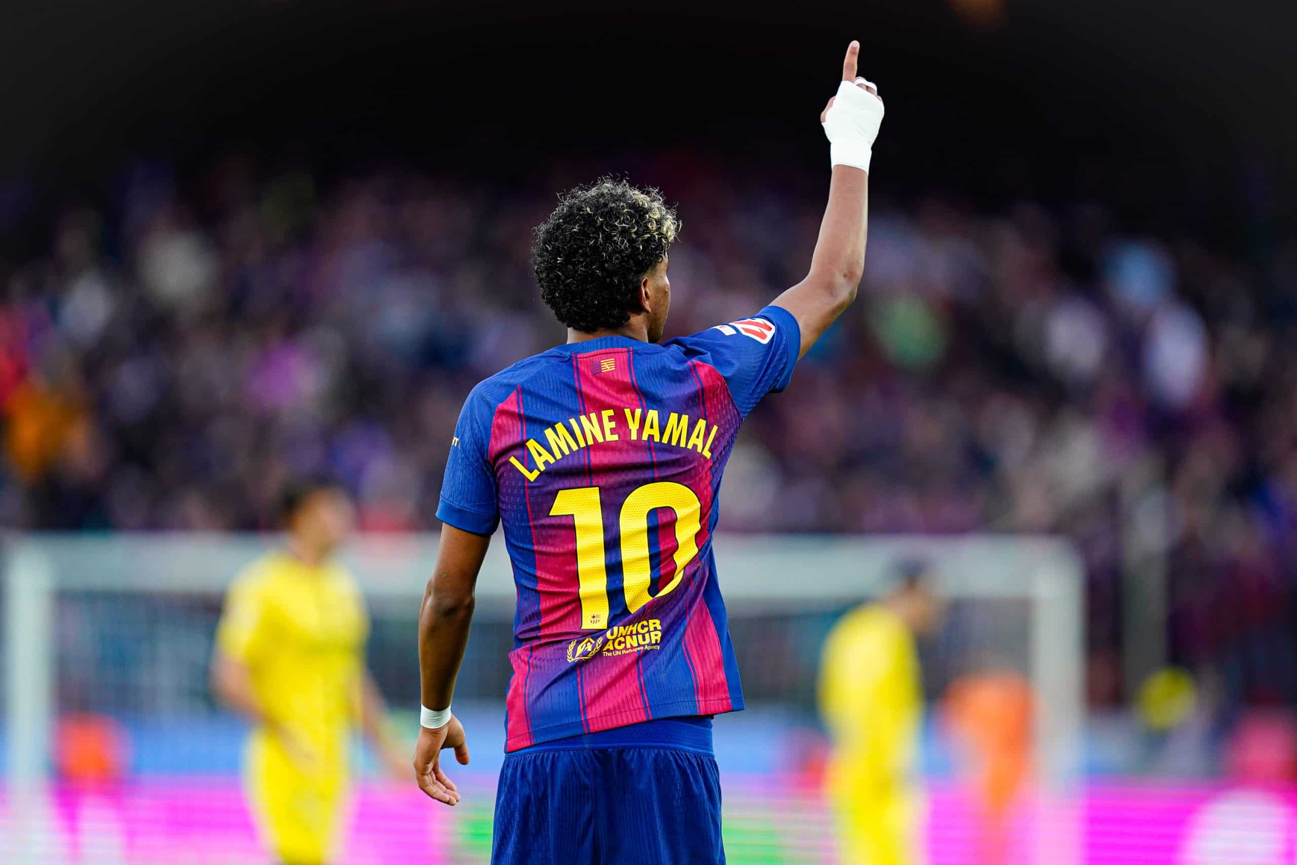 Lamine Yamal célébrant un but face à Villarreal.