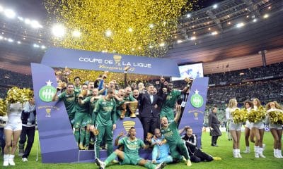 La joie des Stéphanois au moment de soulever la Coupe de la Ligue 2012-2013