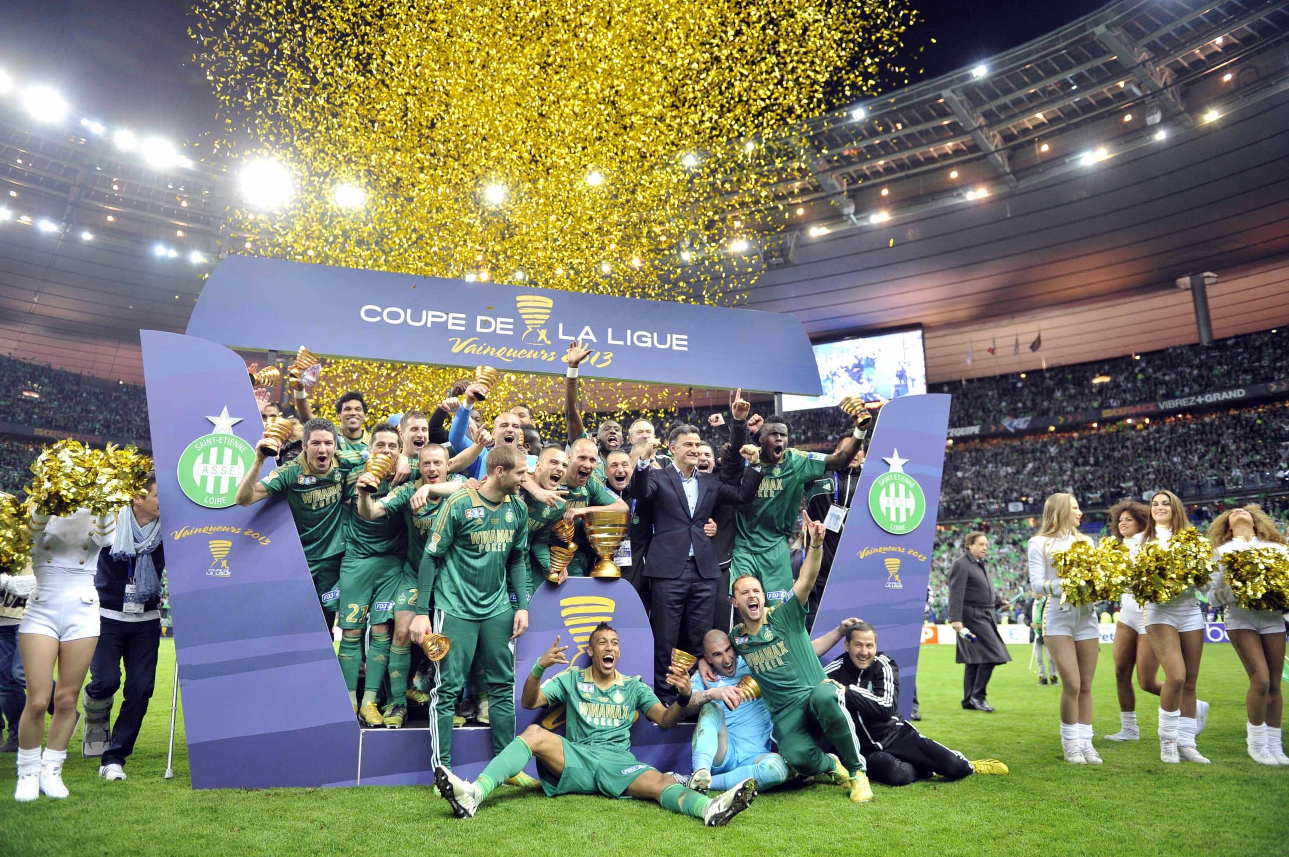La joie des Stéphanois au moment de soulever la Coupe de la Ligue 2012-2013