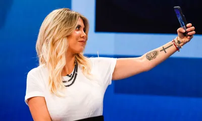 Mauro Icardi réclame 7 M€ à Wanda Nara, elle lui répond avec un décolleté affolant