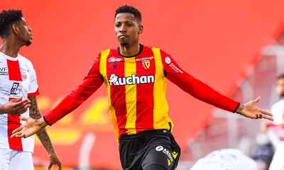 RC Lens Mercato : Lens tente le coup Simon Banza, pendant que l’OL accélère sur Satriano