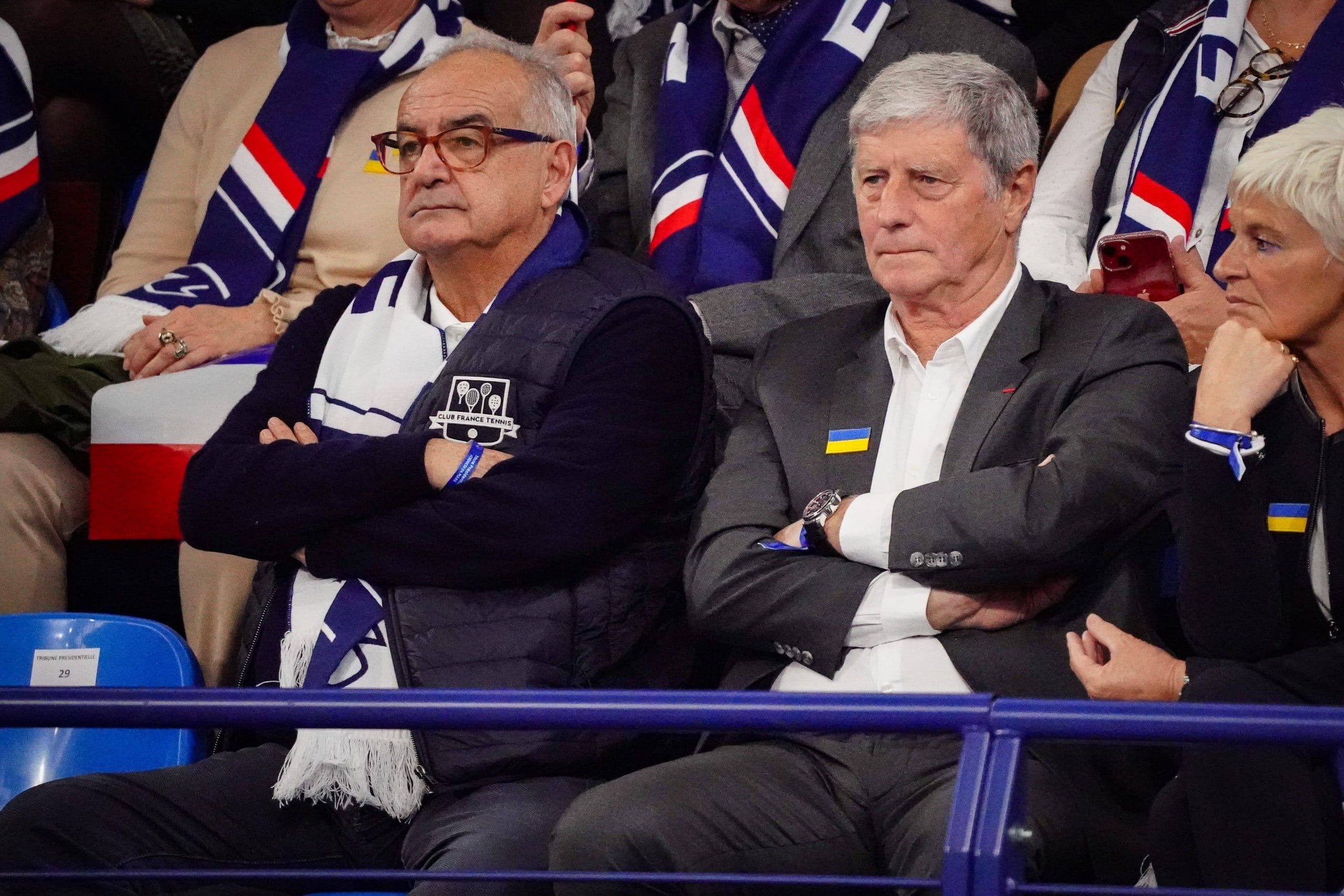 La légende des Verts Jean-Michel Larqué lors d'un match de Coupe Davis.