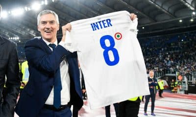 Alessandro Antonello fêtant le 8ème titre de l'Inter Milan.