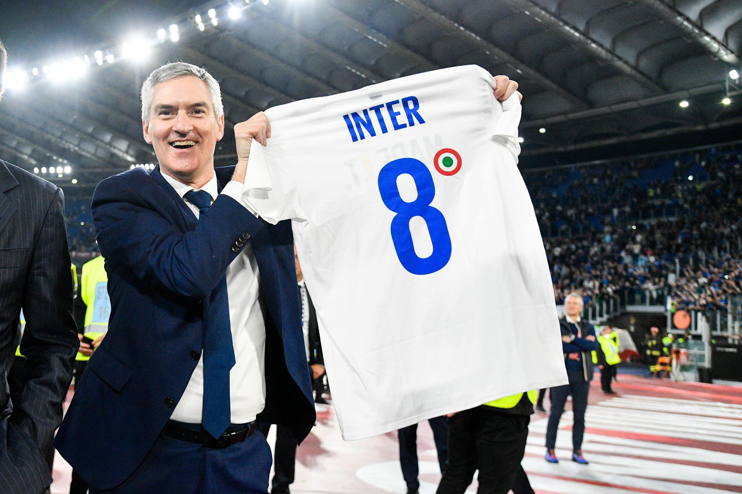 Alessandro Antonello fêtant le 8ème titre de l'Inter Milan.