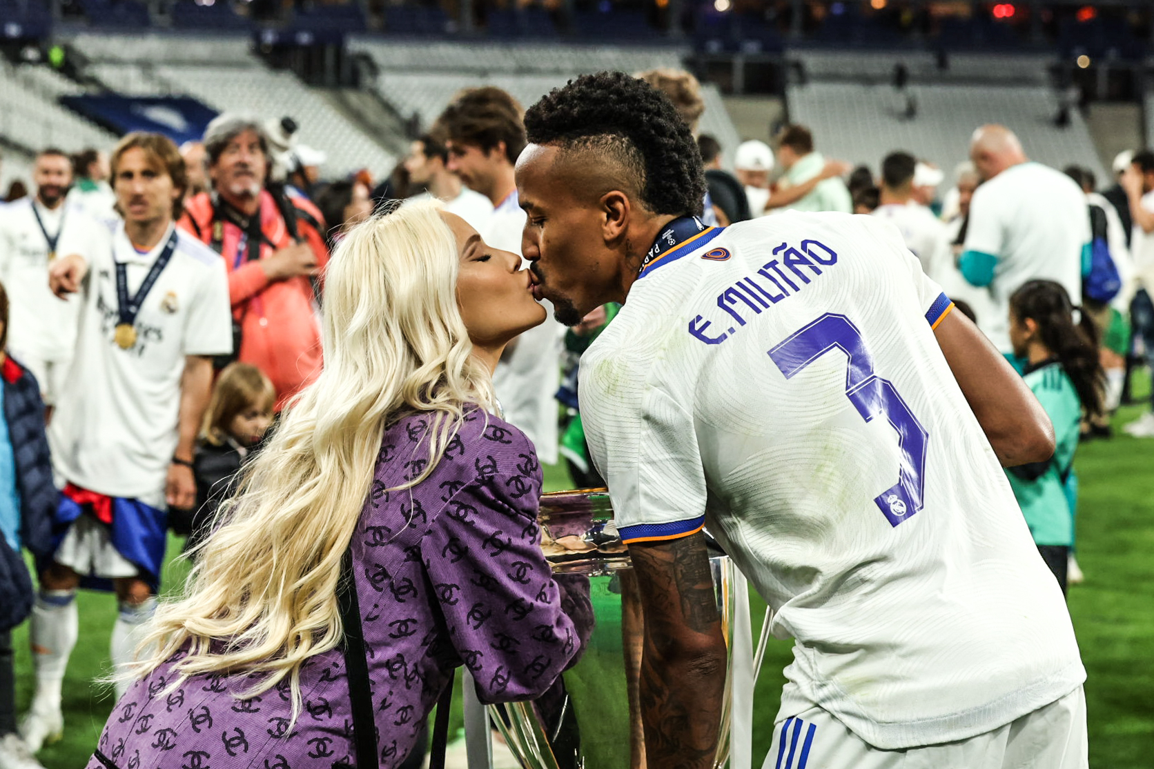 Real Madrid : Eder Militao et un joueur de Flamengo échangent leurs femmes !