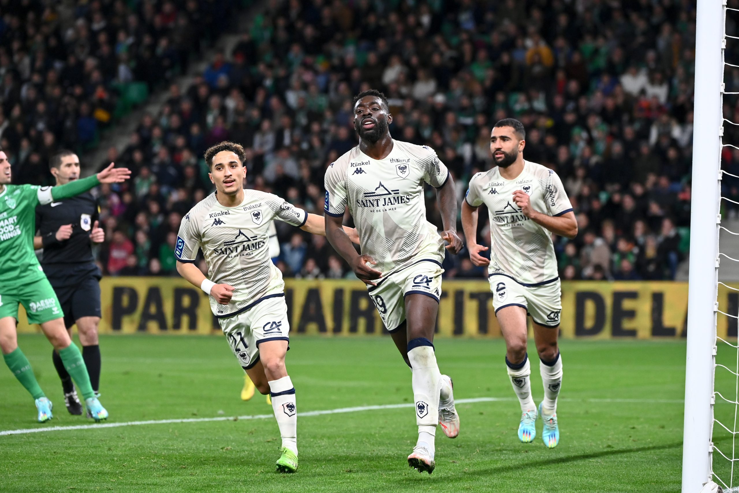 Alexandre Mendy après un but marqué avec Caen contre l'ASSE.