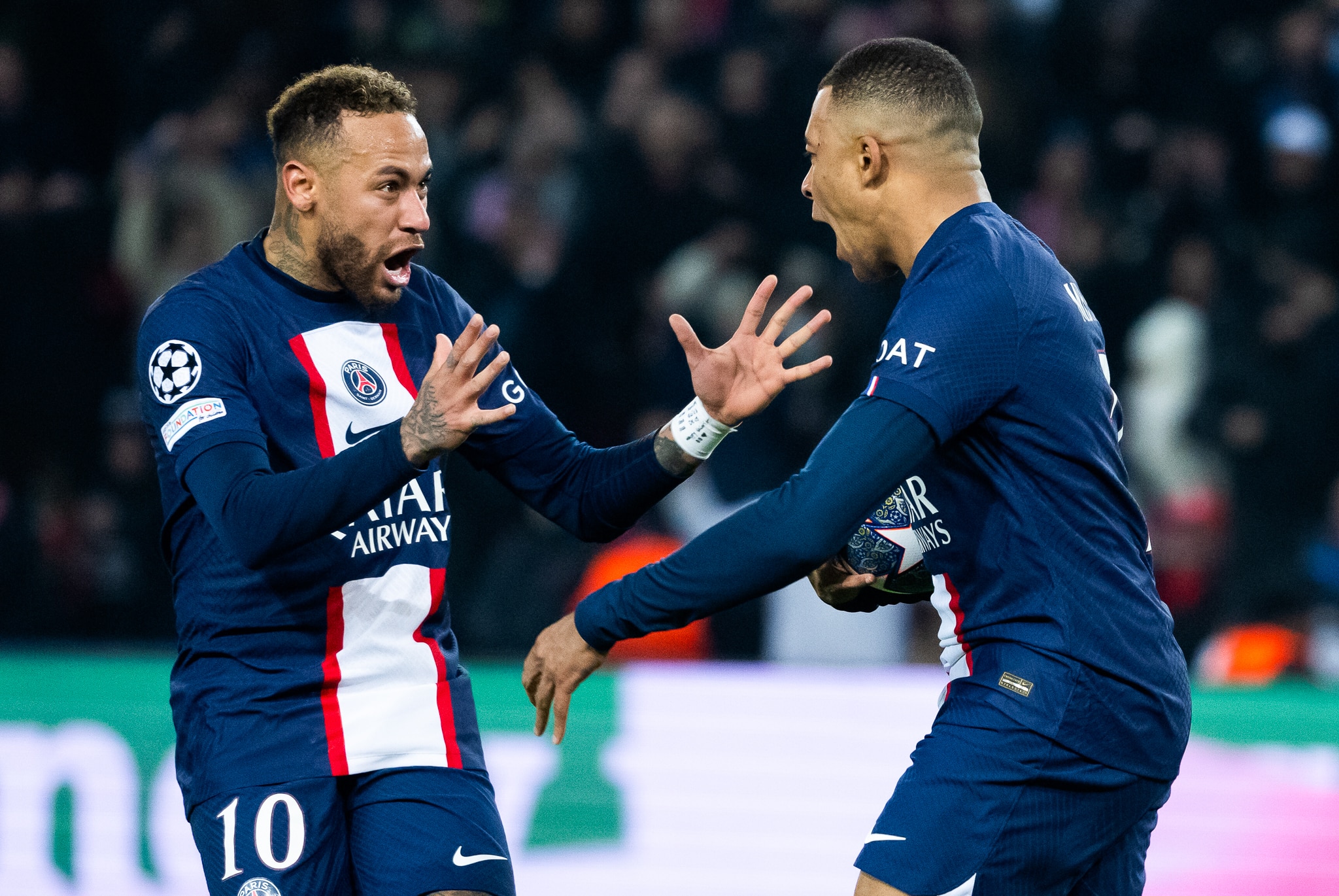 Neymar et Mbappé sous le maillot du PSG.