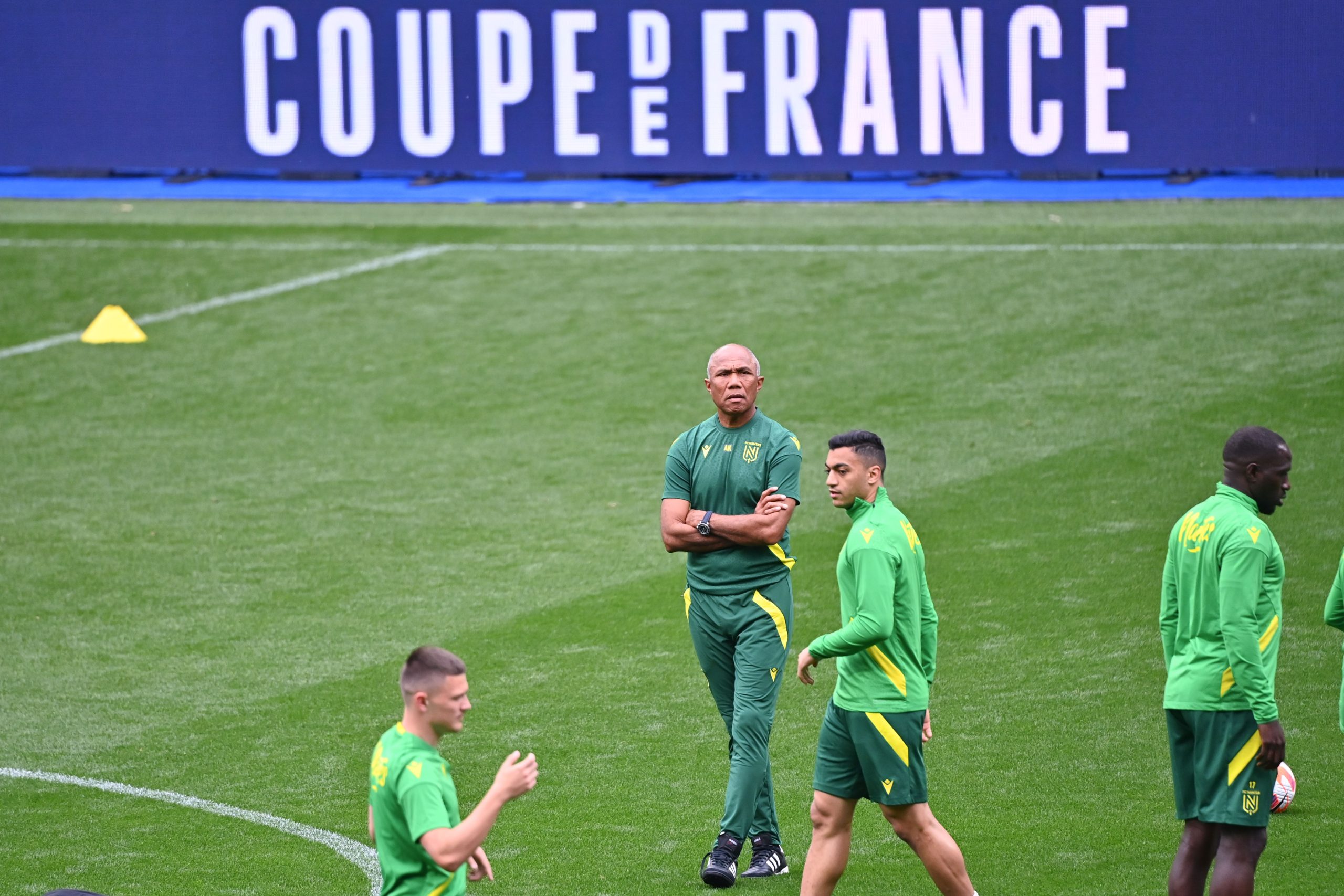 Antoine Kombouaré et Mostafa Mohamed lors du dernier entraînement avant la finale de la Coupe de France 2023.