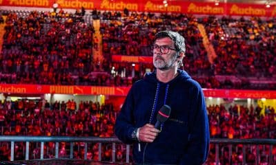 La légende du RC Lens Eric Sikora lors d'une cérémonie à Bollaert.