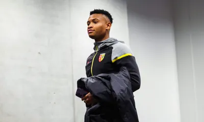 RC Lens Mercato : un transfert est acté, il va booster l&rsquo;enveloppe de Pierre Sage !