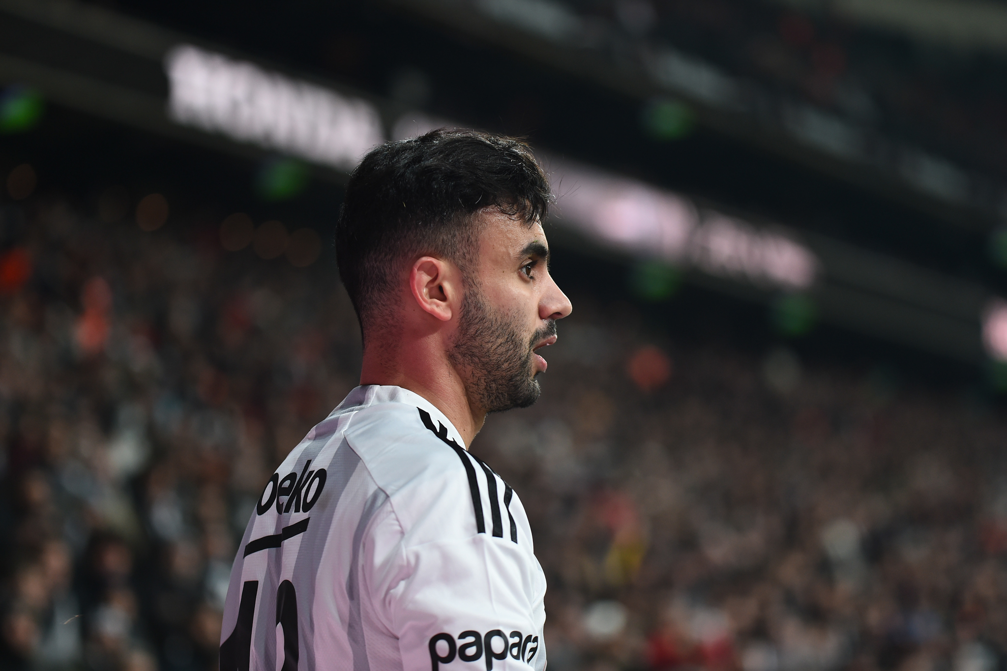 Les infos du jour : Ghezzal de retour à l'OL, des départs officialisés à Rennes, à l'ASSE et au Barça, McCourt et Oughourlian se payent Labrune