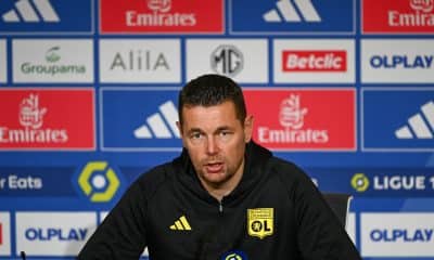 Pierre Sage en conférence de presse à l'Olympique Lyonnais.