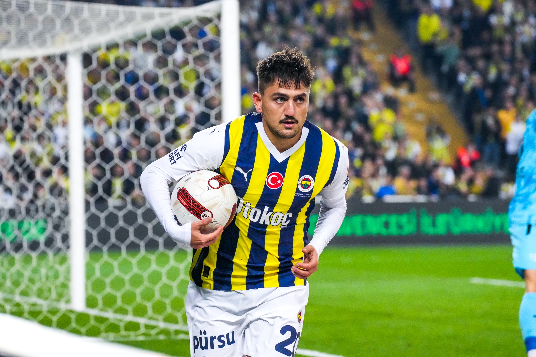 Cengiz Under (Fenerbahçe) pourra-t-il rejoindre le RC Lens ?