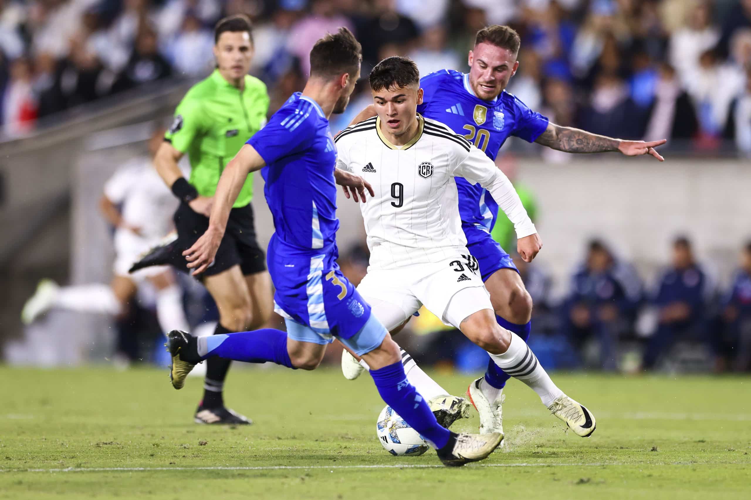 L'attaquant Manfred Ugalde, en action avec le Costa Rica.