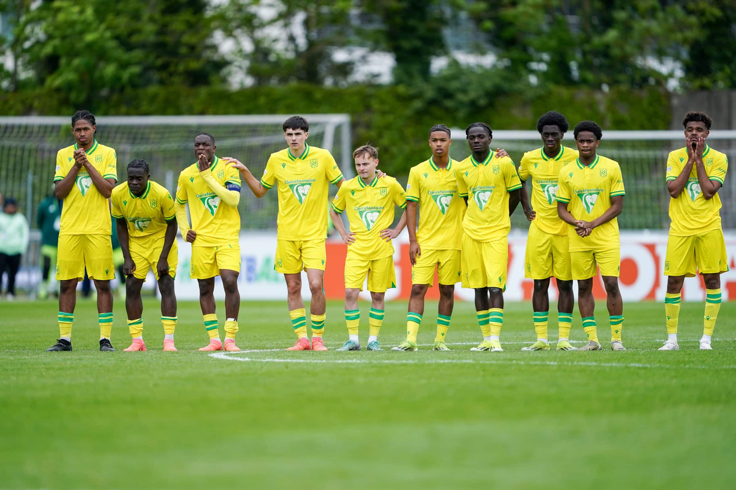 Les jeunes du FC Nantes lors de la séance de tirs au but face à l'Olympiakos en Youth League.