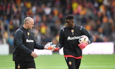 Brice Samba et son fidèle entraîneur des gardiens Hervé Sekli, qui souhaiterait le suivre au Stade Rennais...